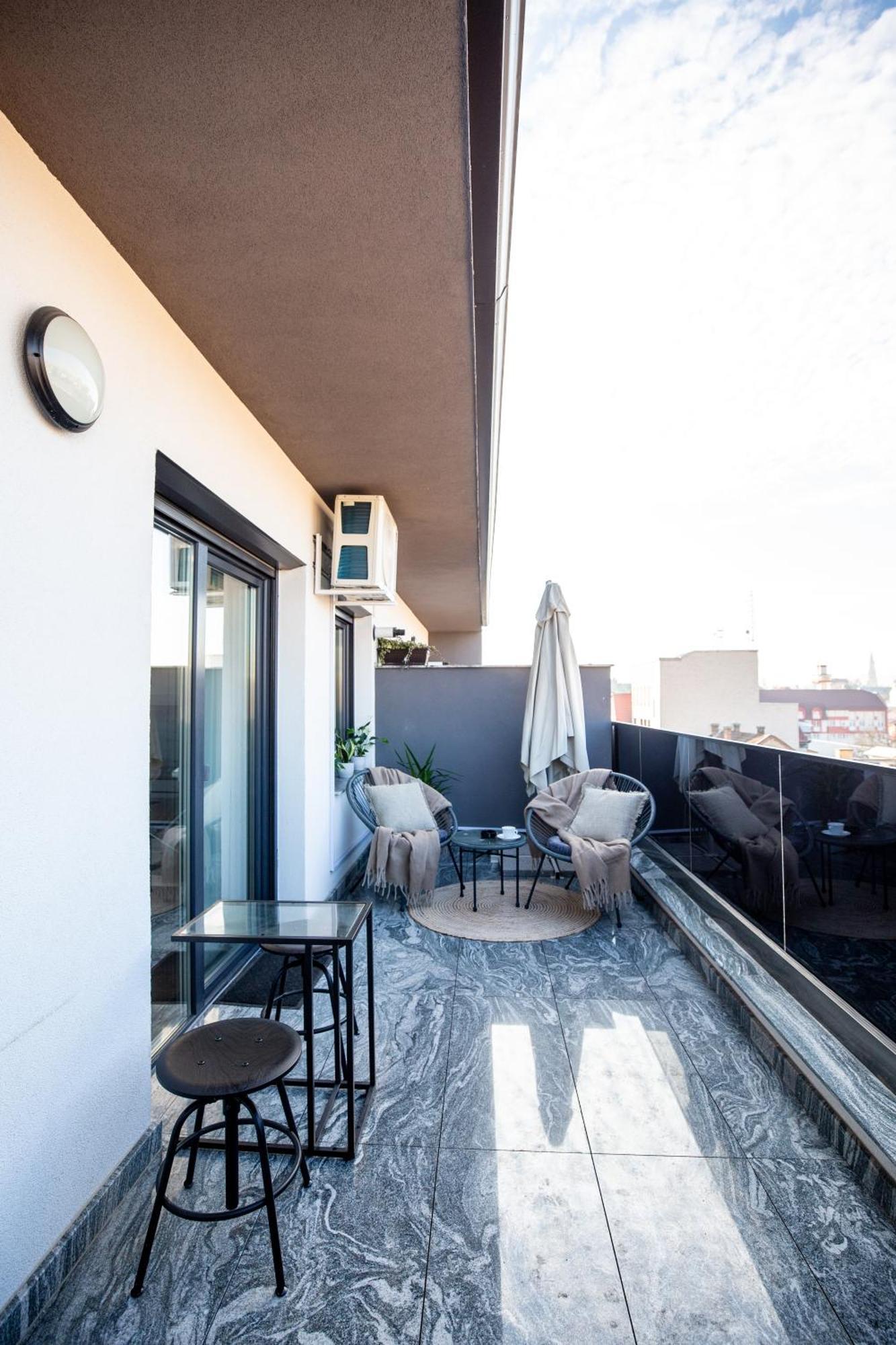 Unique City View Apartment Balcony & Parking Space Cluj-Napoca Esterno foto